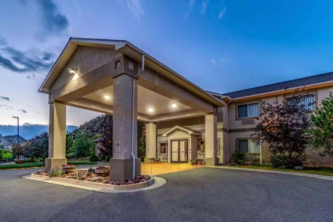Wingate By Wyndham New Castle - Glenwood Springs Hotel Exterior foto